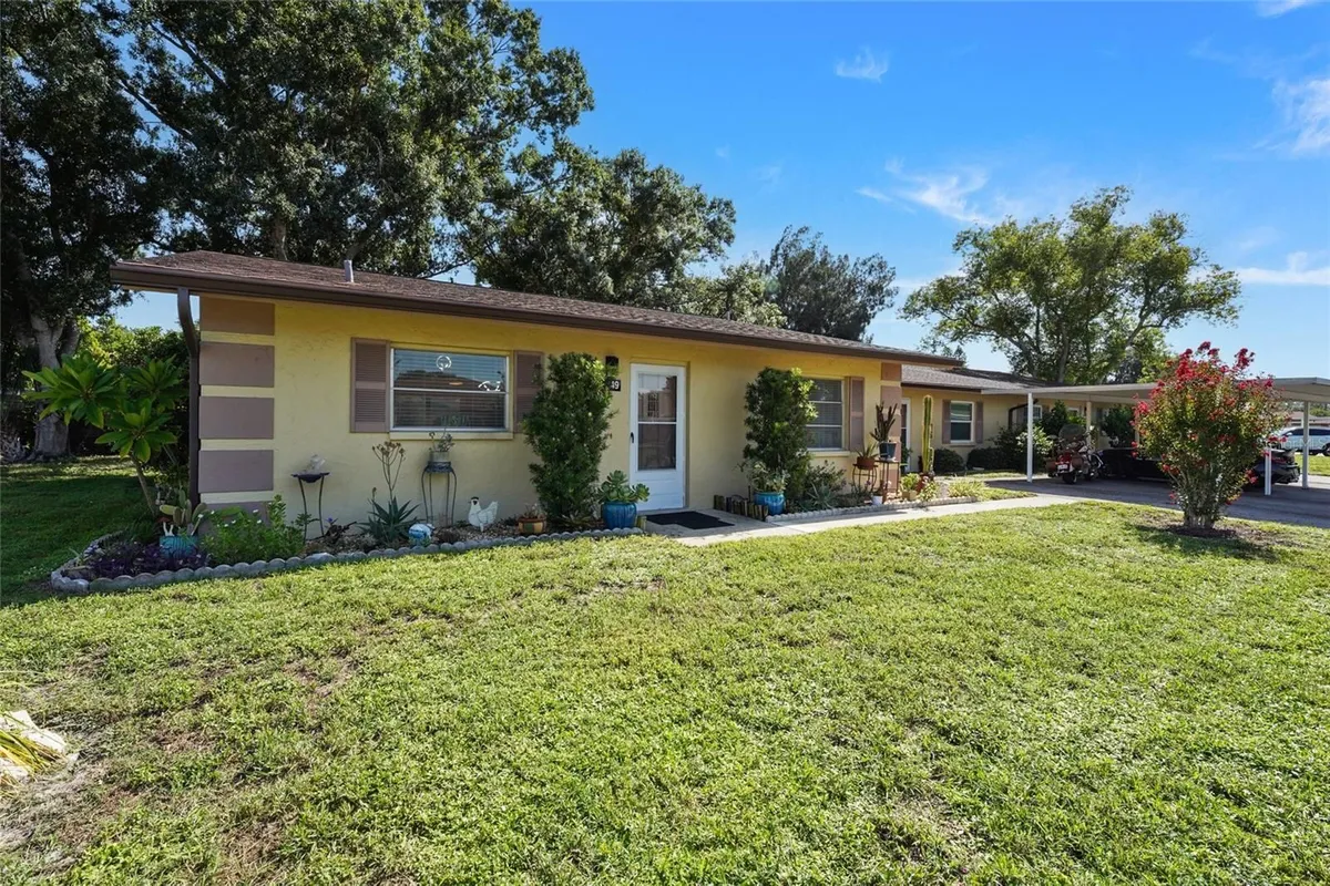 Property Slideshow image 1 of 66 | 4549 tippecanoe trl 20, Sarasota, FL, 34233