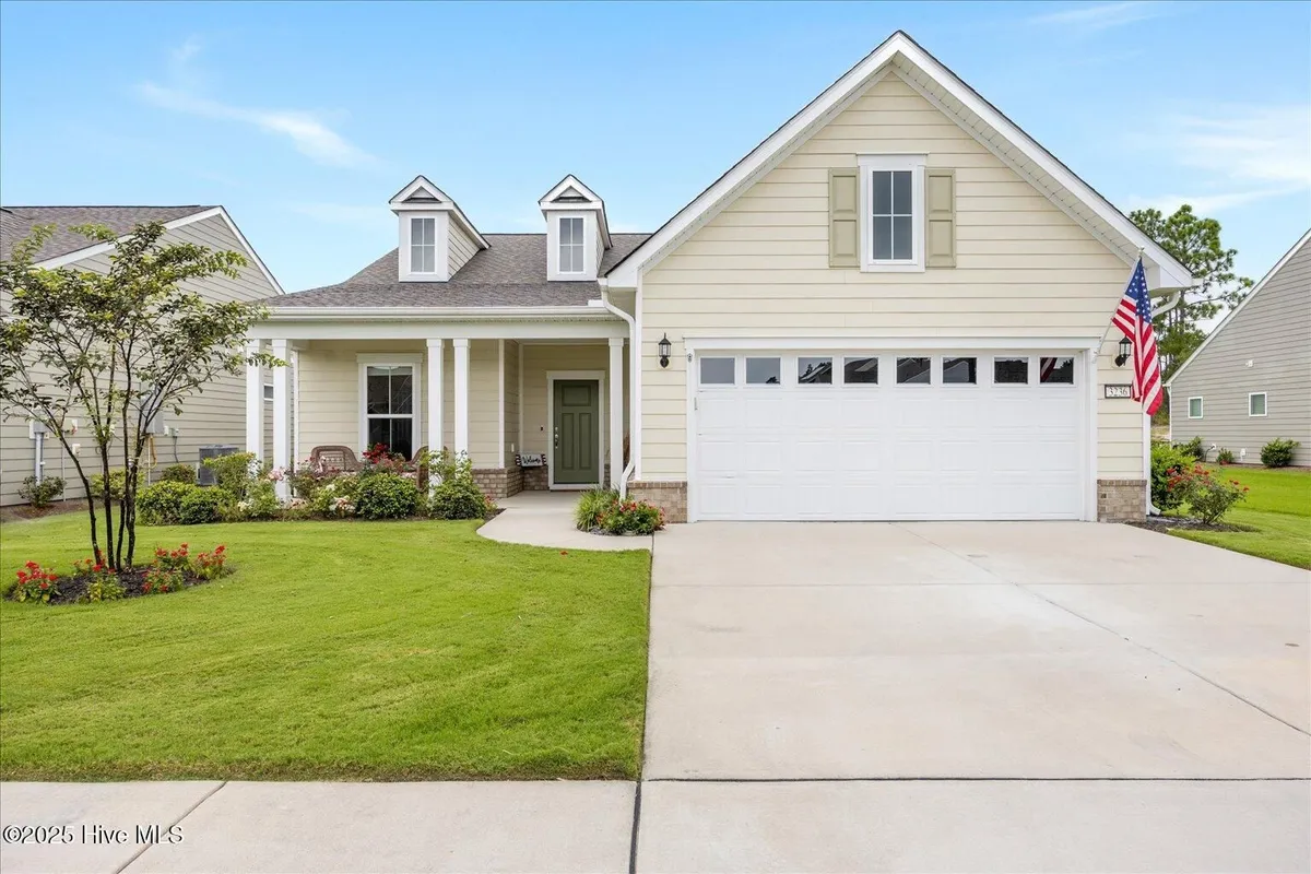 Property Slideshow image 1 of 74 | 3236 penzance row, Wilmington, NC, 28412