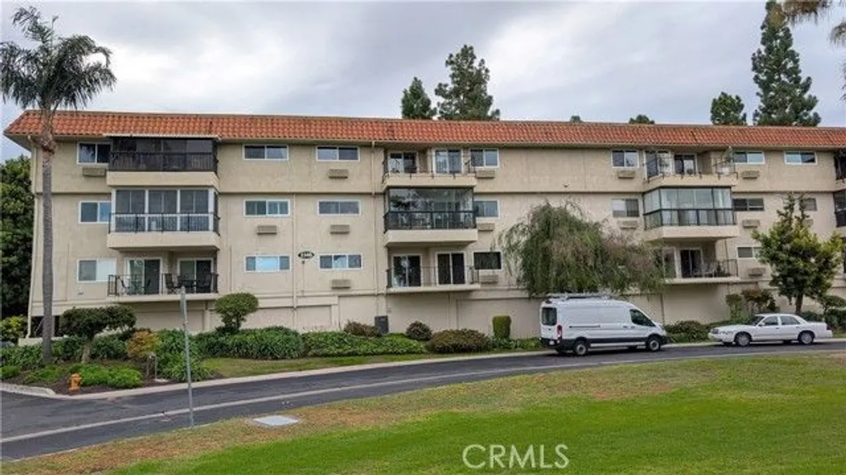 Property Slideshow image 1 of 31 | 2385 via mariposa 1f, Laguna Woods, CA, 92637