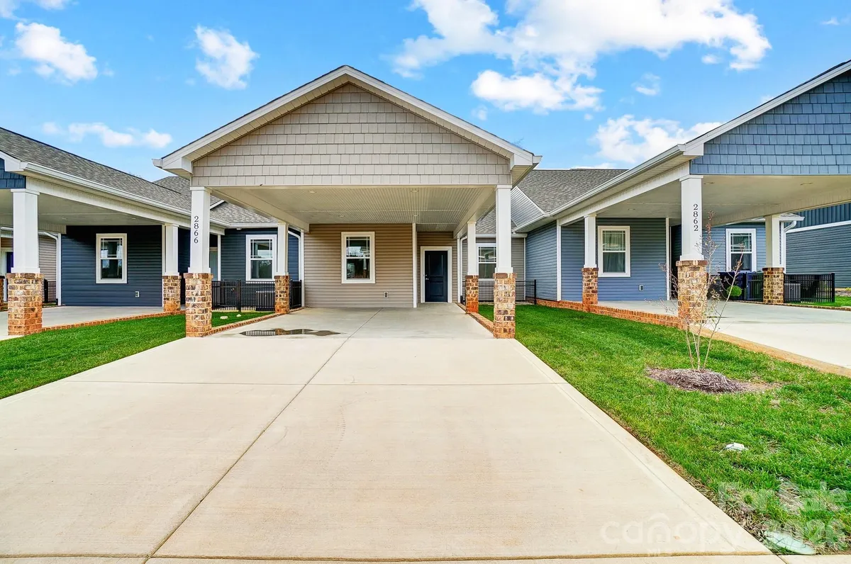 Property Slideshow image 1 of 29 | 2866 15th avenue pl, Hickory, NC, 28602
