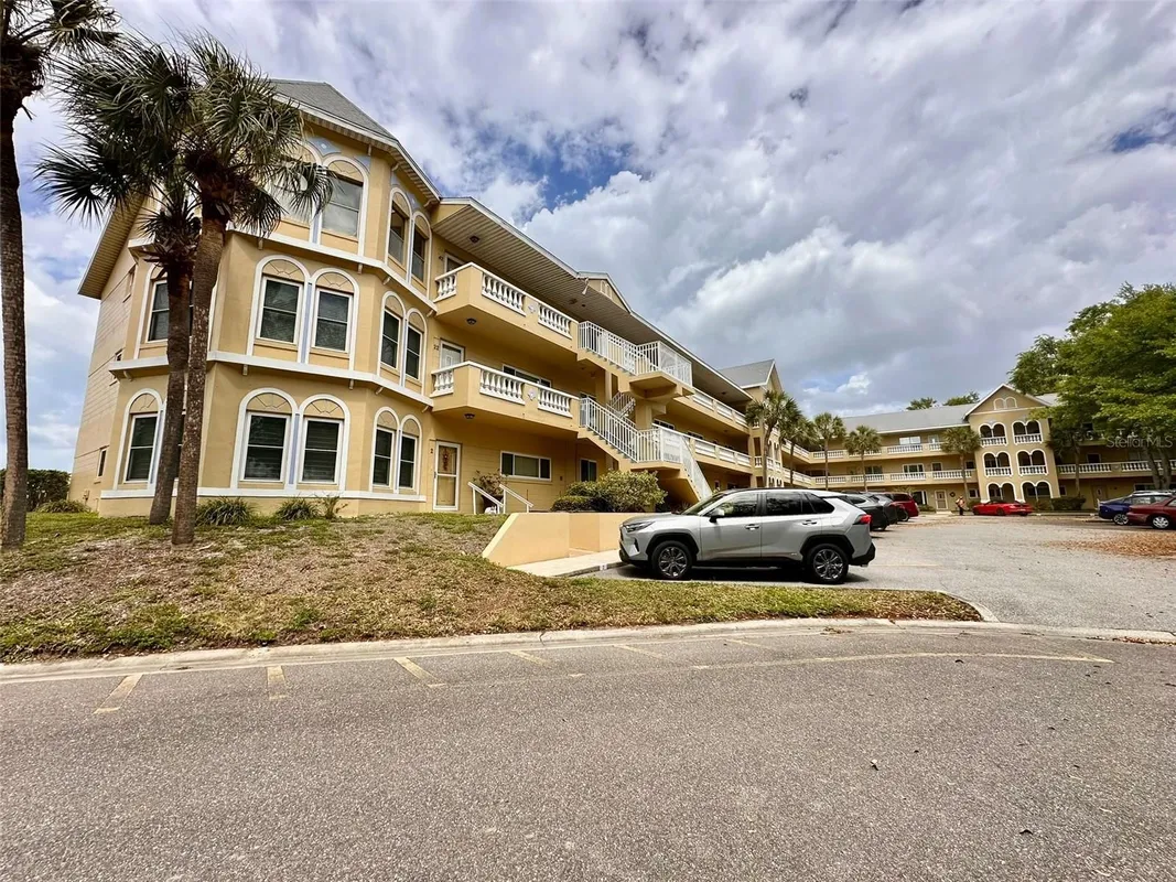 Property Slideshow image 1 of 48 | 2220 spanish dr 26, Clearwater, FL, 33763