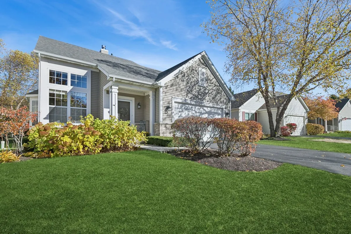 Property Slideshow image 1 of 39 | 2325 carillon dr, Grayslake, IL, 60030