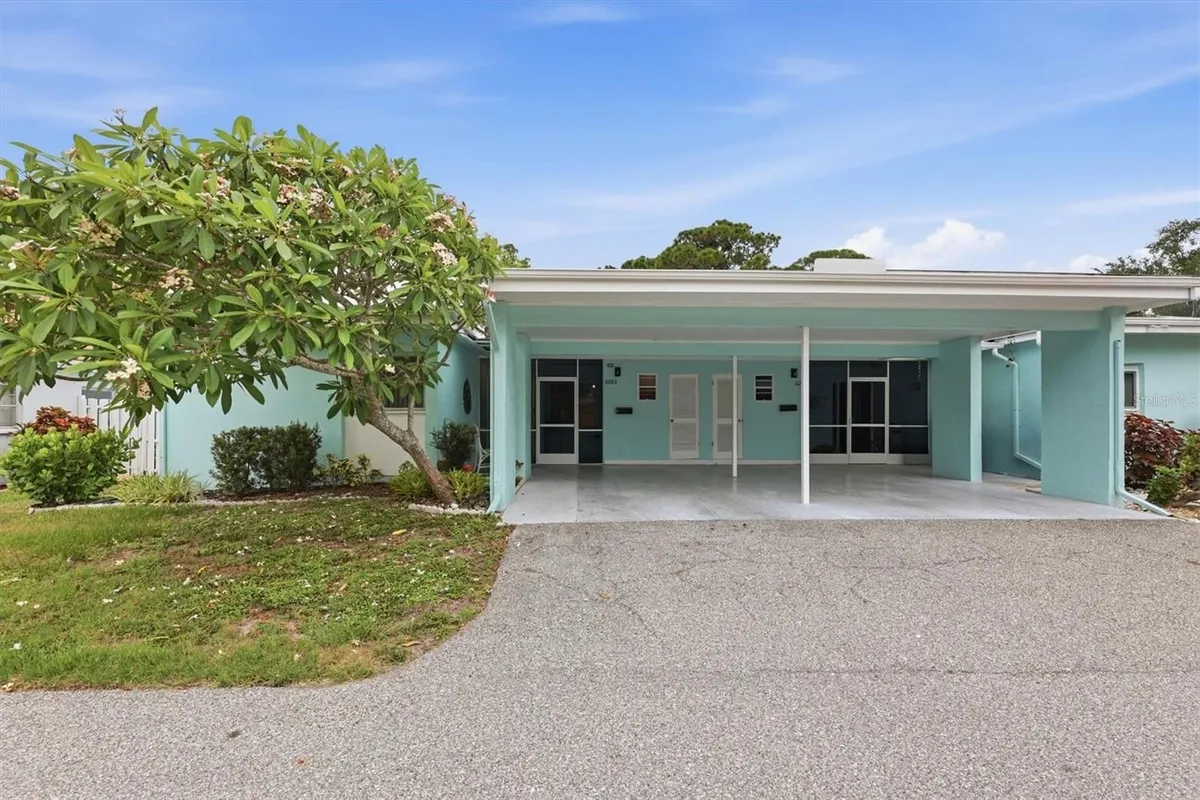 Property Slideshow image 1 of 24 | 6283 green view cir 102, Sarasota, FL, 34231