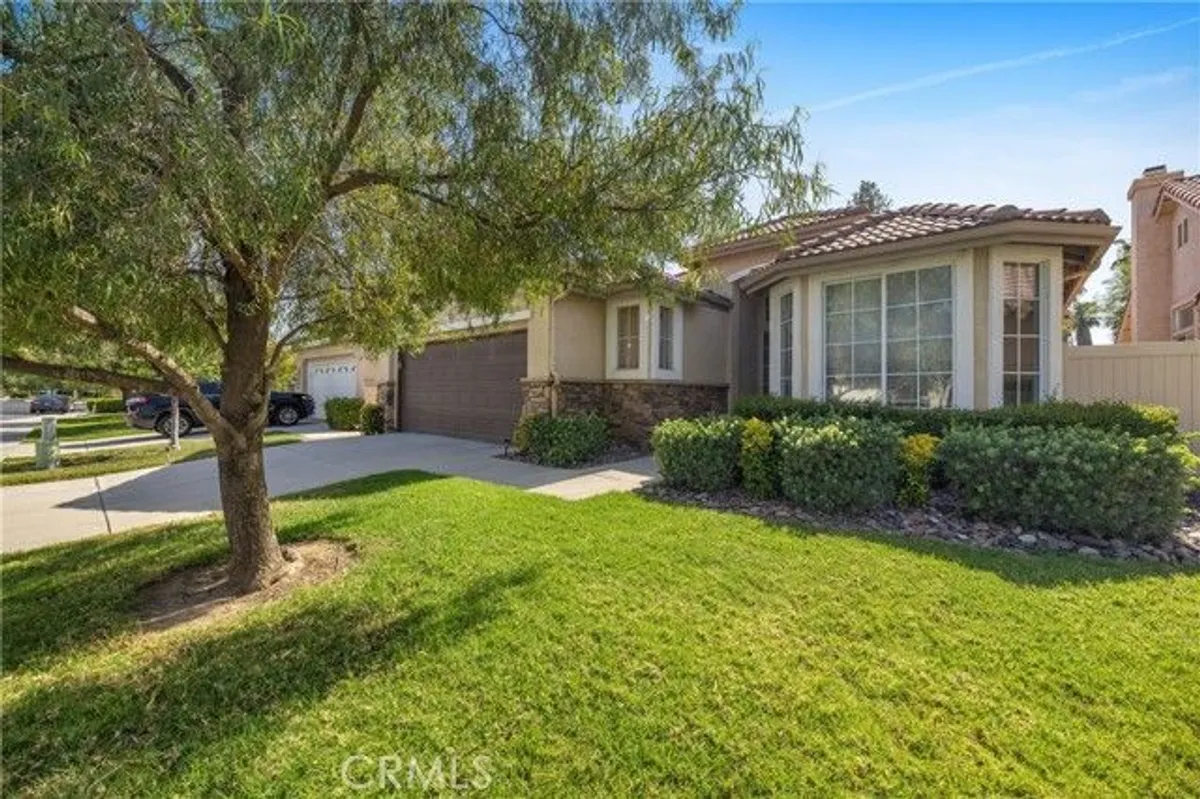 Property Slideshow image 1 of 43 | 29303 hidden lake dr, Menifee, CA, 92584