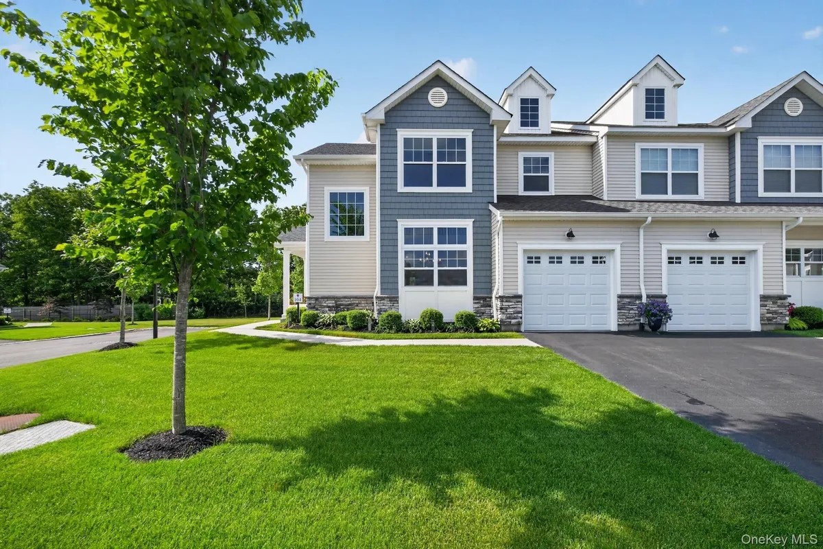 Property Slideshow image 1 of 42 | 104 ari ln, Brookhaven, NY, 11934