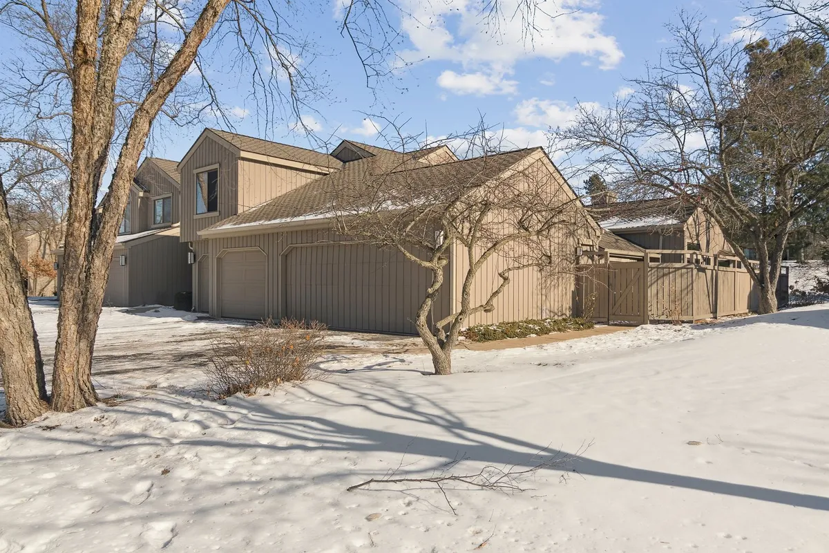 Property Slideshow image 1 of 35 | 1261 oak hill rd, Lake Barrington, IL, 60010
