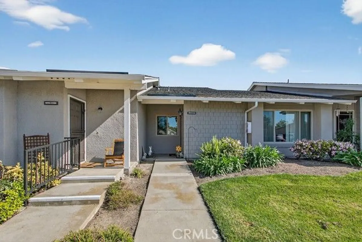 Property Slideshow image 1 of 18 | 8816 yuba cir 1108b, Huntington Beach, CA, 92646