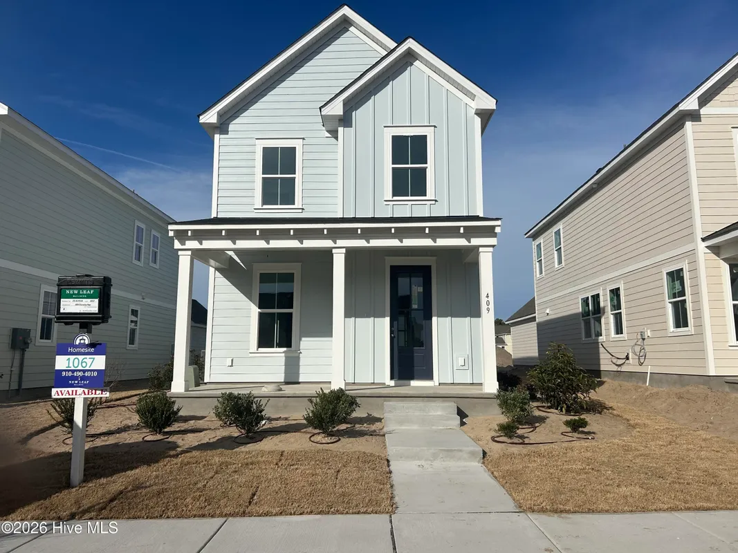 Property Slideshow image 1 of 35 | 409 starship run, Wilmington, NC, 28412