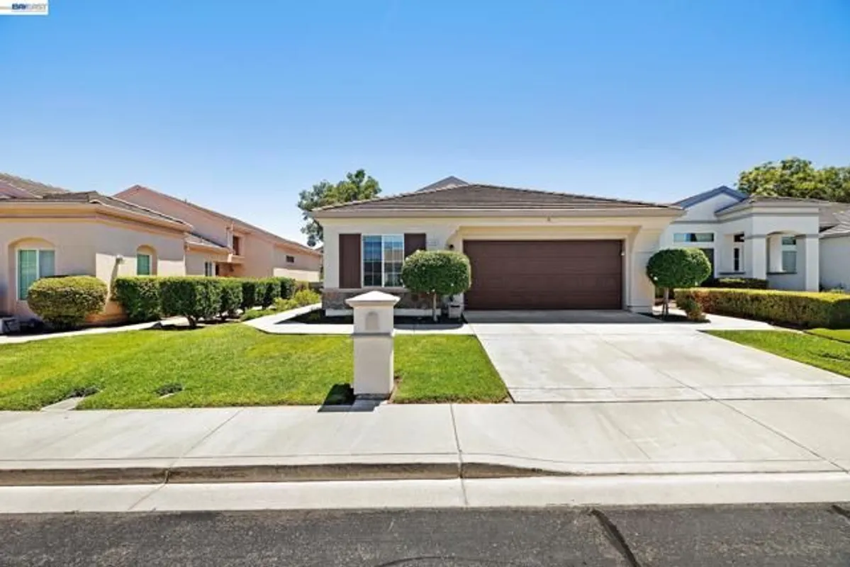Property Slideshow image 1 of 32 | 1586 imperial way, Brentwood (Cc), CA, 94513