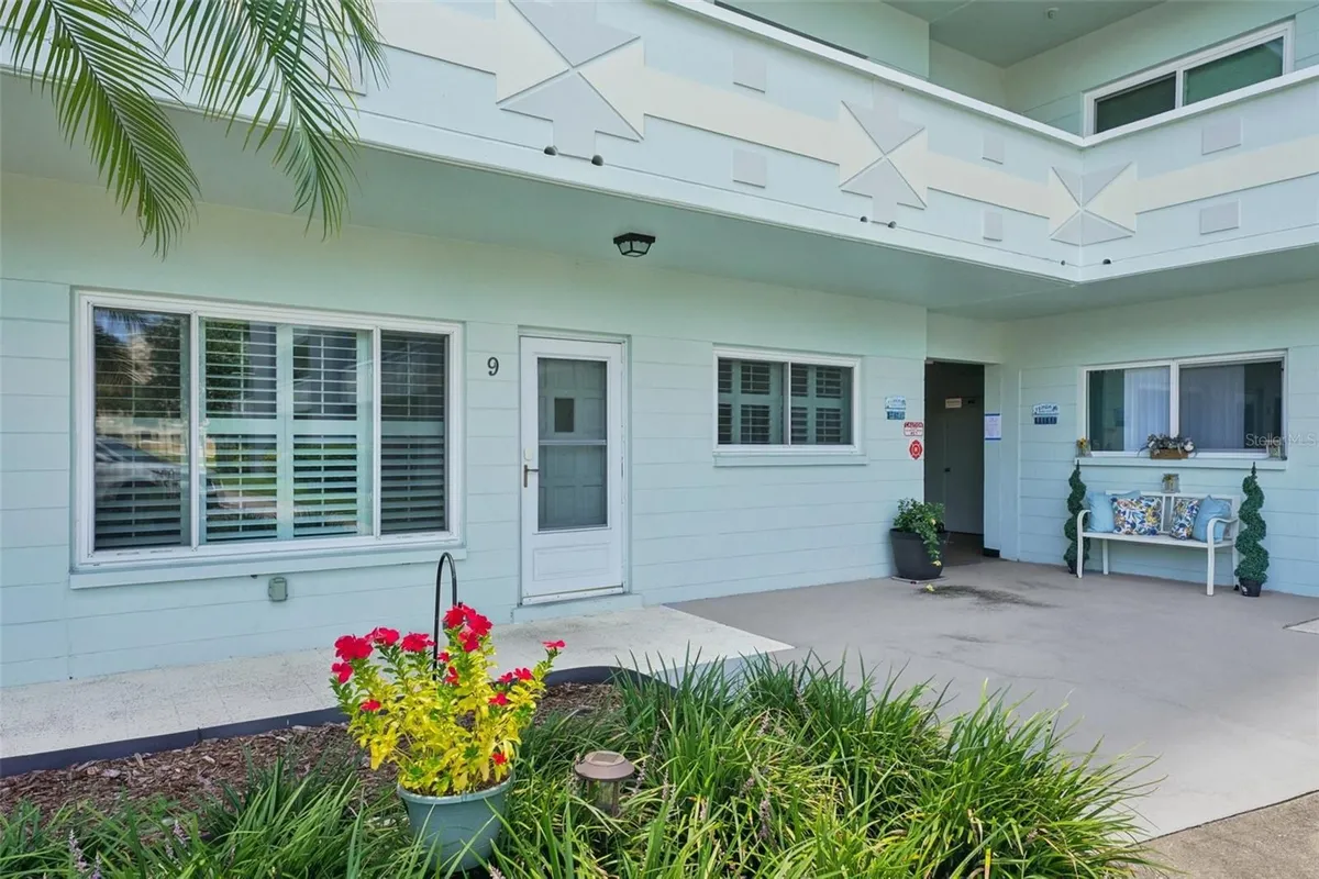 Property Slideshow image 1 of 46 | 2255 philippine dr 9, Clearwater, FL, 33763