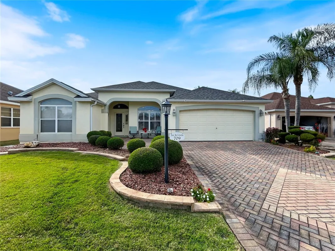 Property Slideshow image 1 of 39 | 709 haynesville way, The Villages, FL, 32162