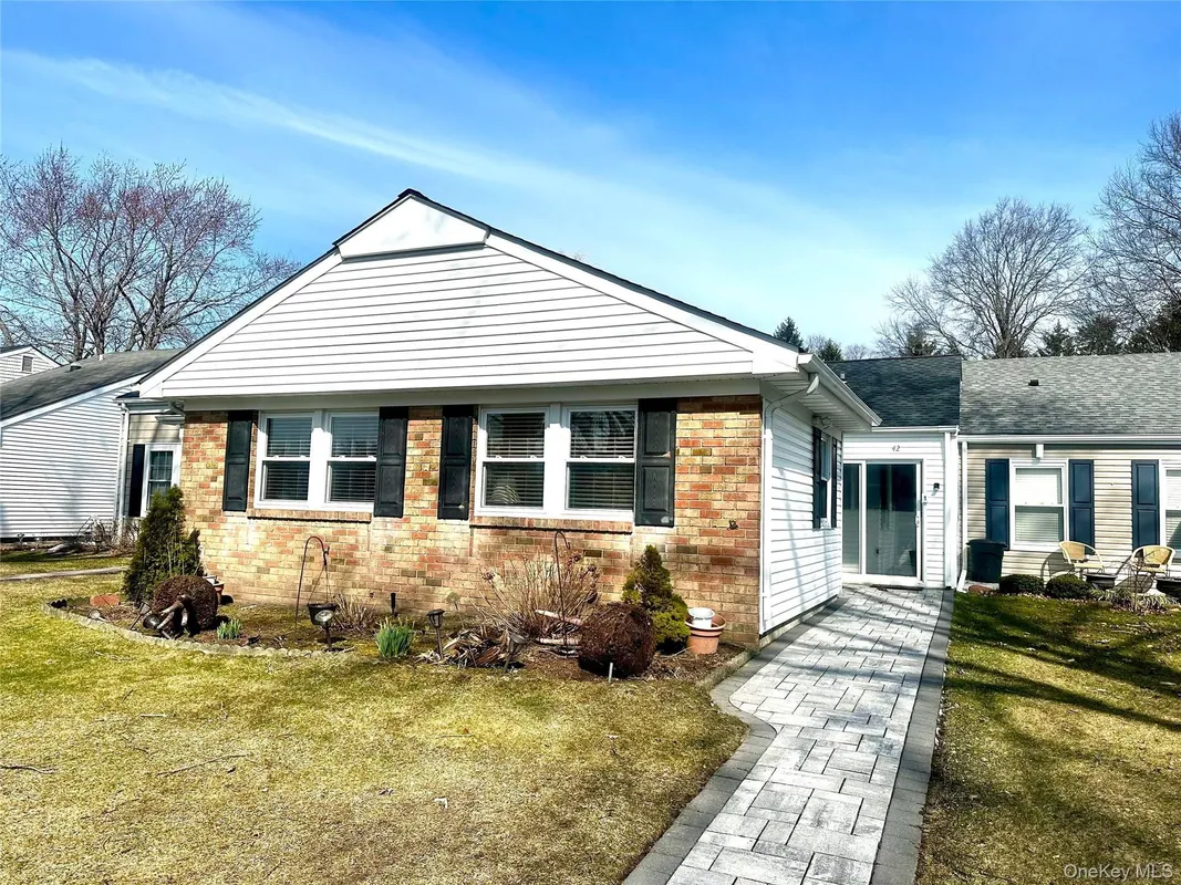 Property Slideshow image 1 of 14 | 42 freemont ln, Brookhaven, NY, 11727