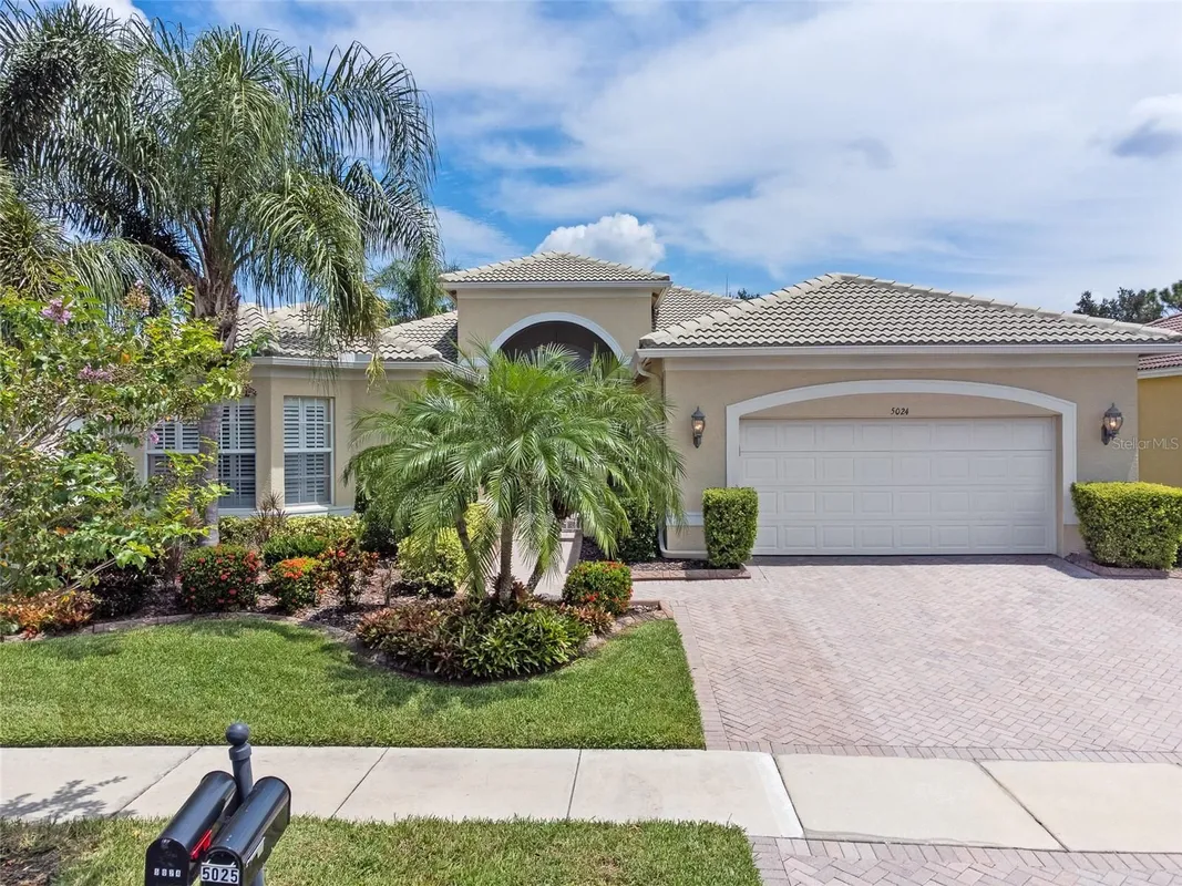 Property Slideshow image 1 of 62 | 5024 ruby flats dr, Wimauma, FL, 33598