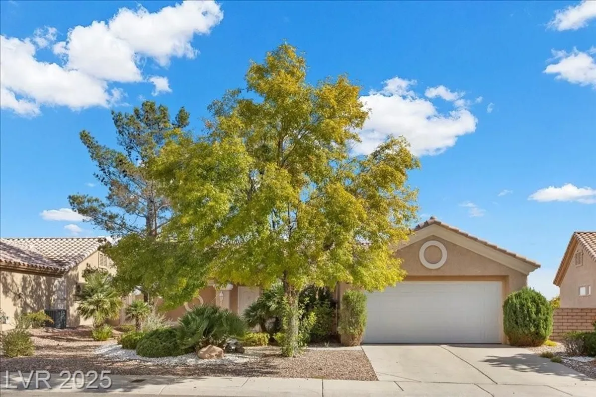 Property Slideshow image 1 of 49 | 2908 laverton dr, Las Vegas, NV, 89134