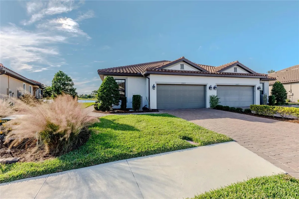 Property Slideshow image 1 of 53 | 10819 wendover dr, Palmetto, FL, 34221