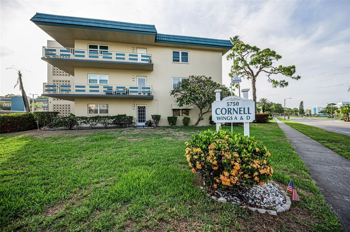 Property Slideshow image 1 of 27 | 5750 80th st d101, St Petersburg, FL, 33709