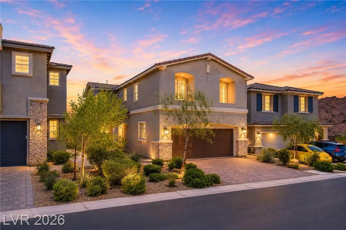 Property Slideshow image 1 of 42 | 44 moon hill dr, Henderson, NV, 89011