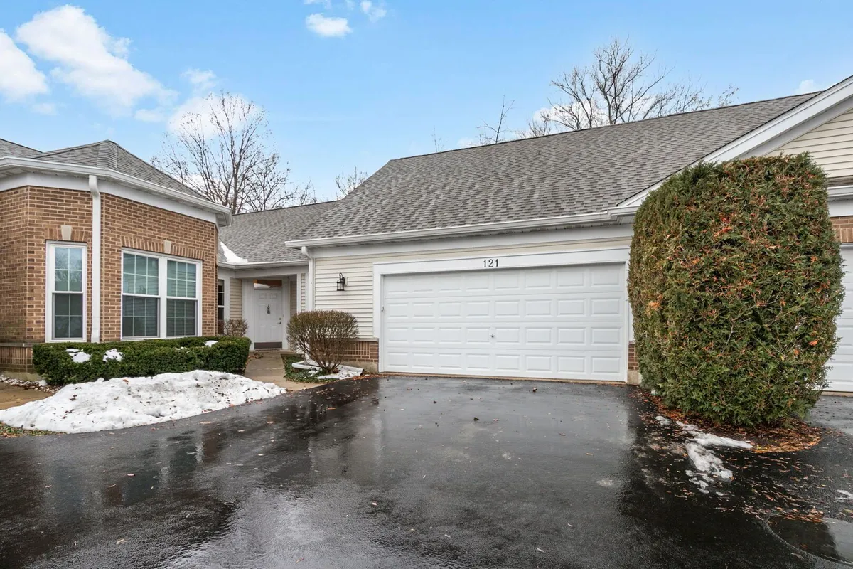 Property Slideshow image 1 of 31 | 121 enfield ln, Grayslake, IL, 60030