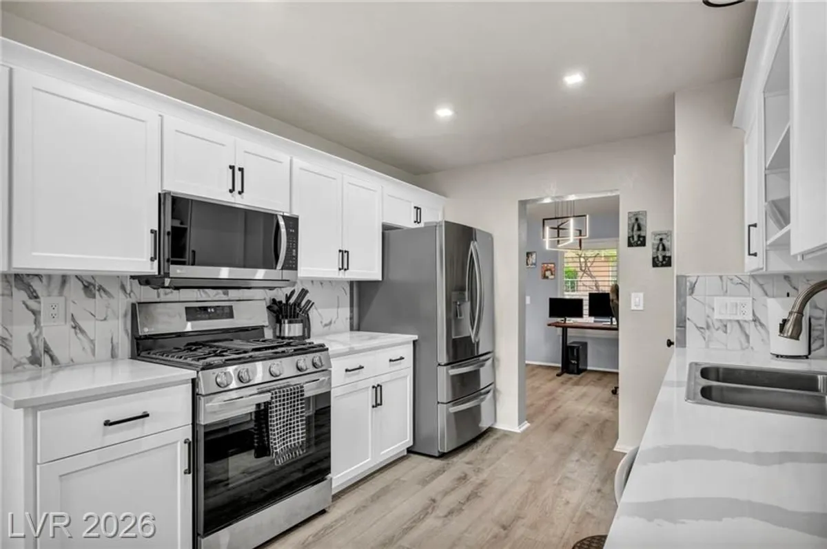 Property Slideshow image 1 of 56 | 2725 sungold dr, Las Vegas, NV, 89134