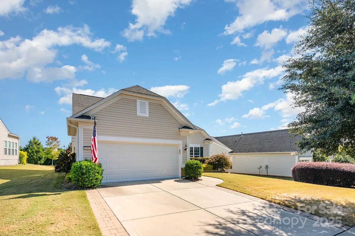 Property Slideshow image 1 of 33 | 20142 dovekie ln, Fort Mill, SC, 29707