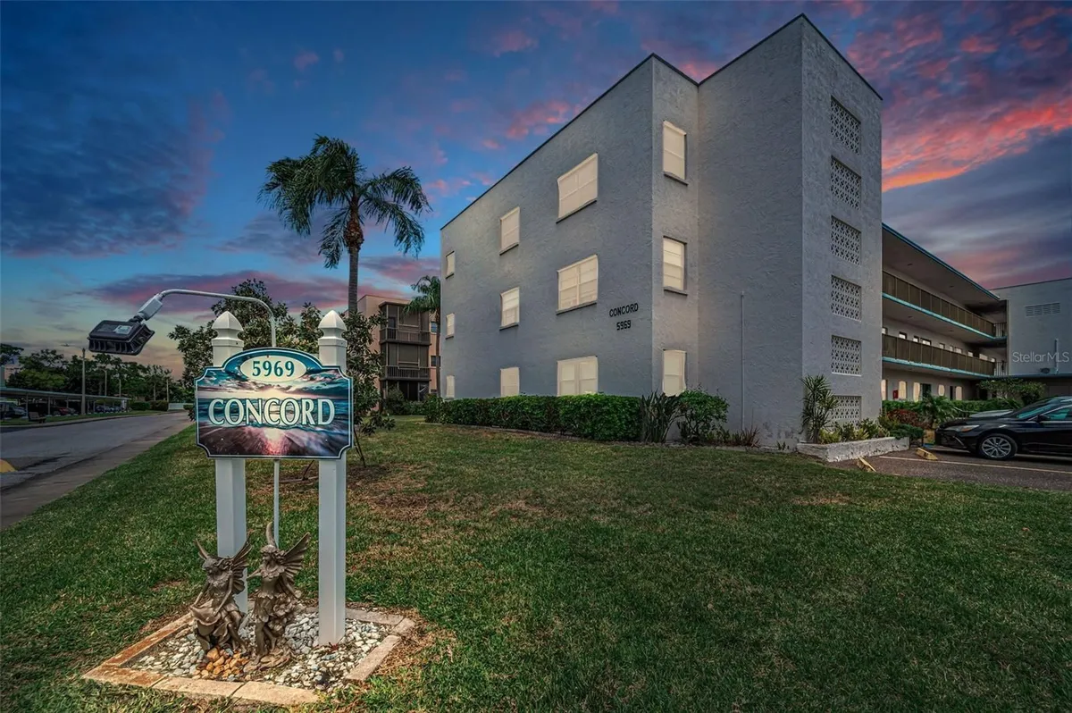 Property Slideshow image 1 of 46 | 5969 terrace park dr 303, St Petersburg, FL, 33709
