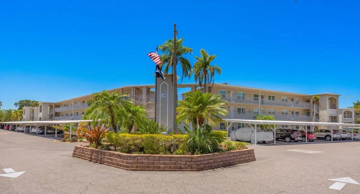Property Slideshow image 1 of 43 | 948 virginia st 207, Dunedin, FL, 34698