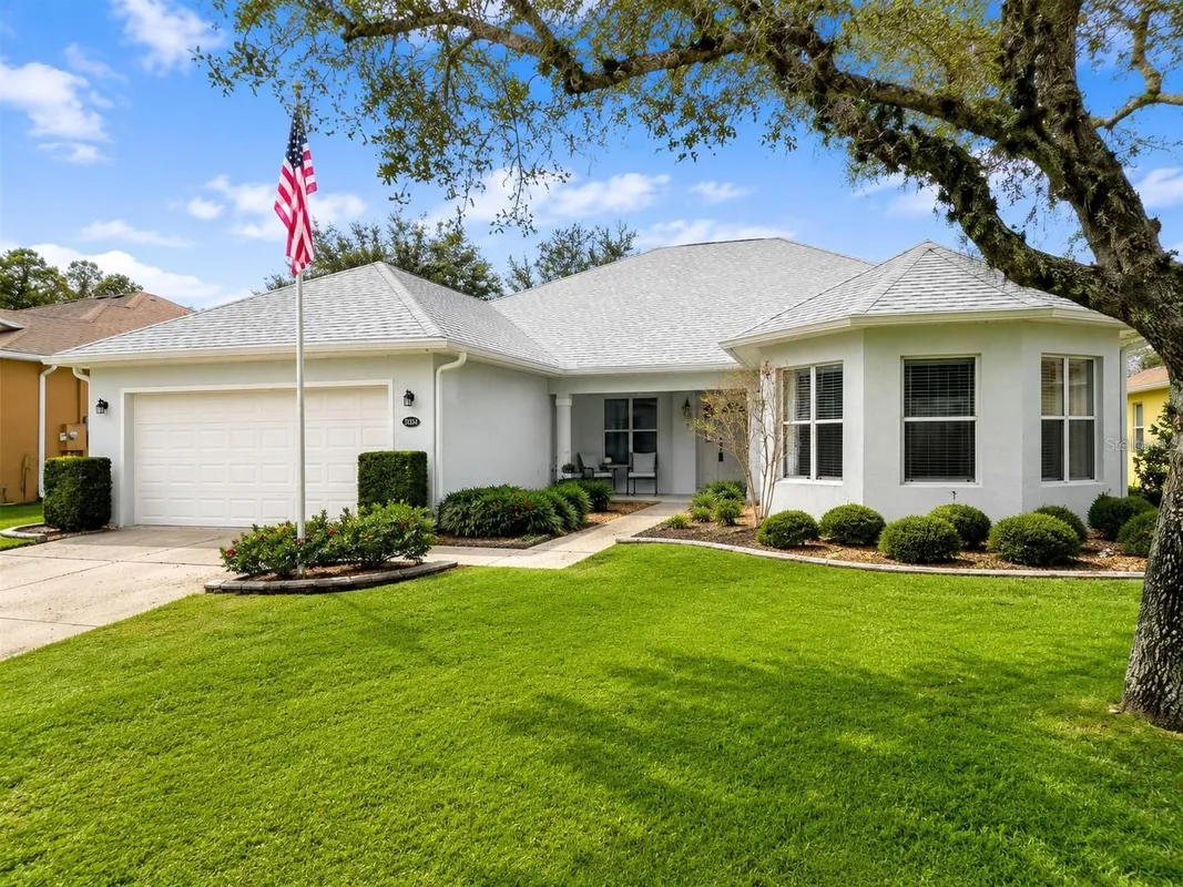 Property Slideshow image 1 of 43 | 26821 augusta springs cir, Leesburg, FL, 34748