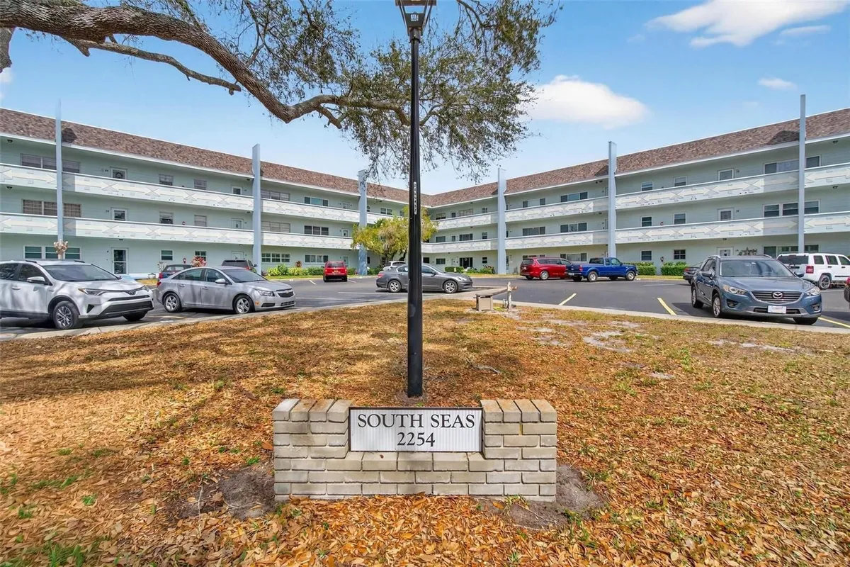Property Slideshow image 1 of 56 | 2254 norwegian dr 2, Clearwater, FL, 33763