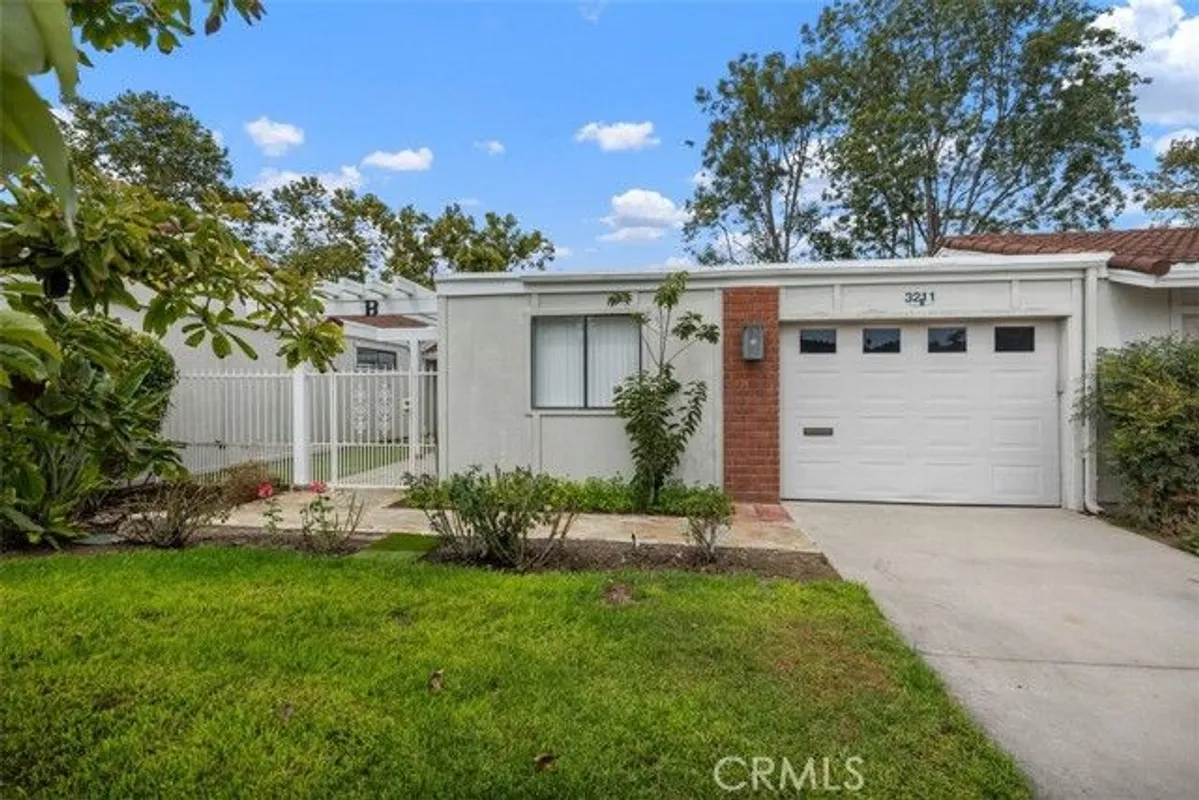 Property Slideshow image 1 of 30 | 3211 via buena vis b, Laguna Woods, CA, 92637