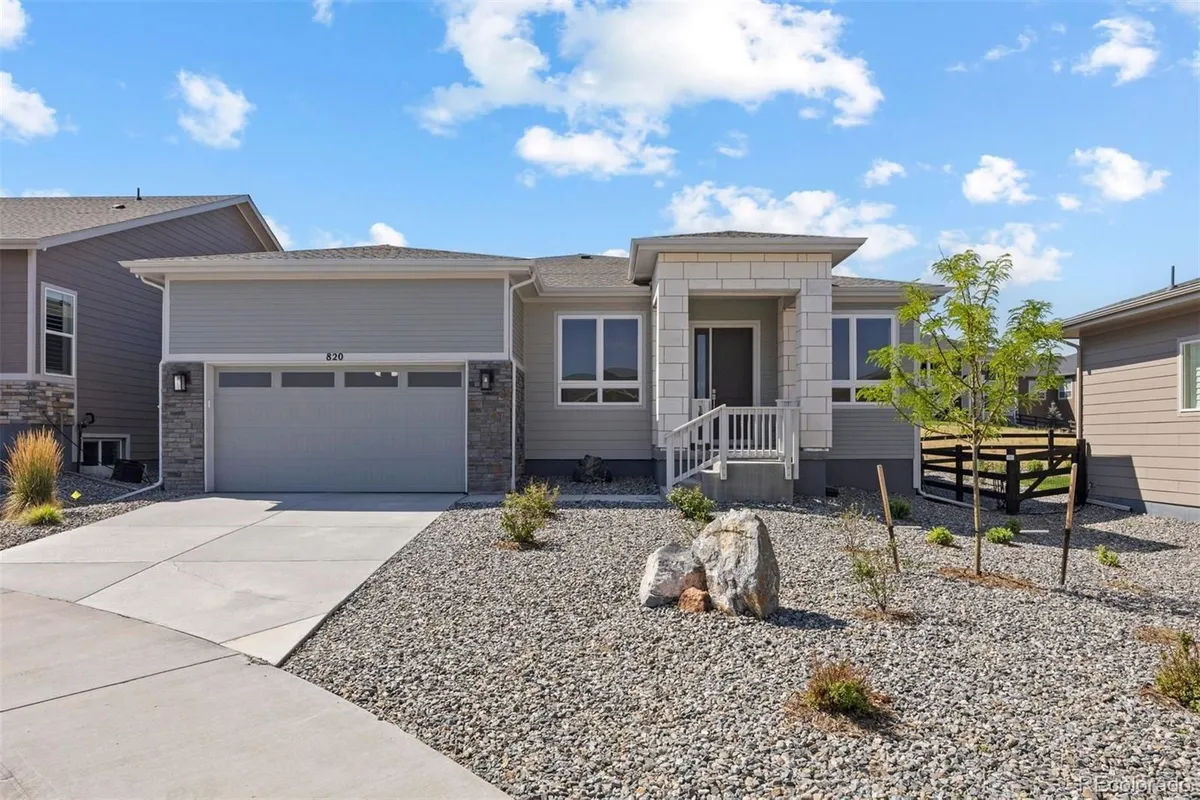 Property Slideshow image 1 of 24 | 820 bahia pt, Castle Rock, CO, 80104