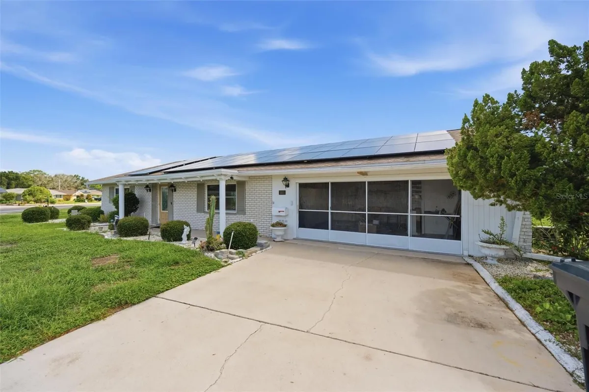 Property Slideshow image 1 of 65 | 1811 milford cir, Sun City Center, FL, 33573