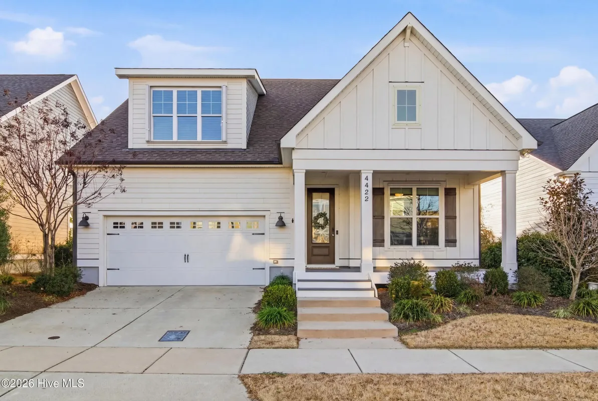 Property Slideshow image 1 of 41 | 4422 old towne st, Wilmington, NC, 28412