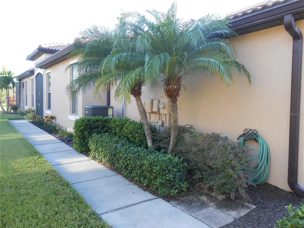 Property Slideshow image 1 of 61 | 344 mystic falls dr, Apollo Beach, FL, 33572