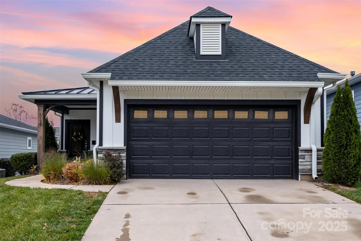 Property Slideshow image 1 of 29 | 5129 looking glass trl, Denver, NC, 28037