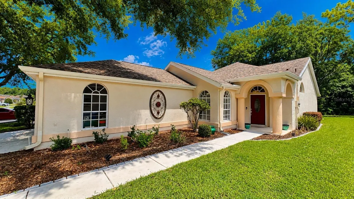 Property Slideshow image 1 of 33 | 5556 legend hills ln, Spring Hill, FL, 34609