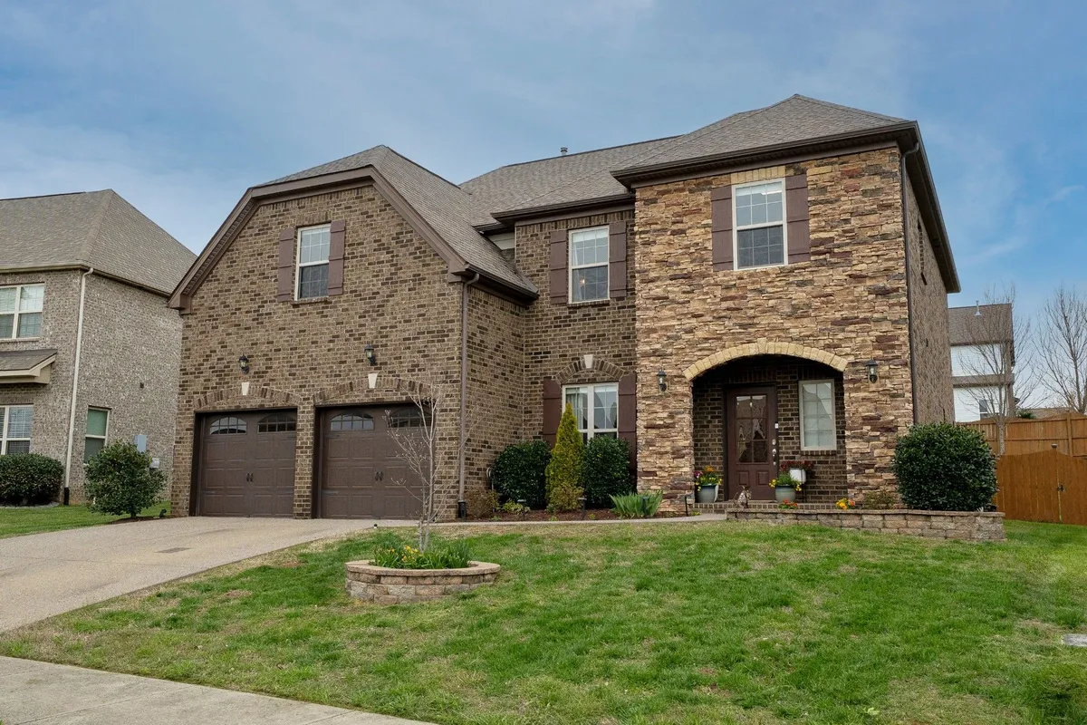 Property Slideshow image 1 of 50 | 1120 marys pl, Lebanon, TN, 37090