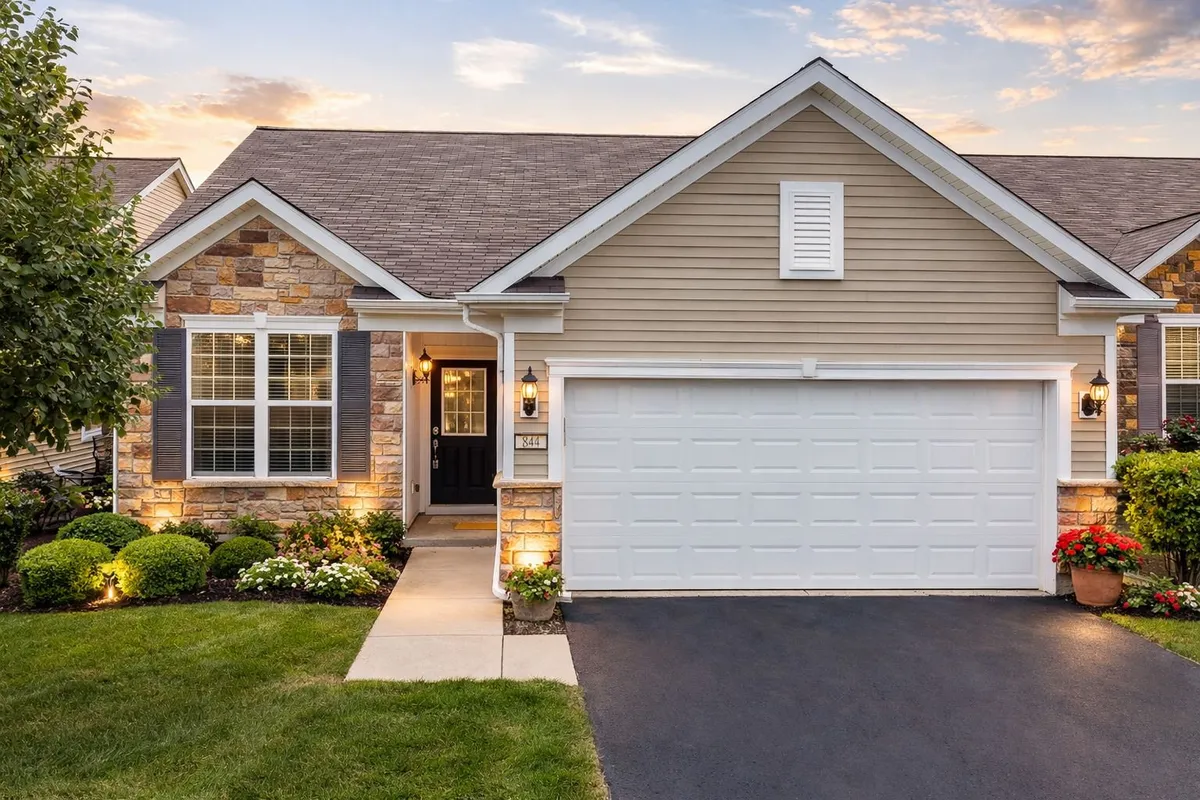 Property Slideshow image 1 of 1 | 844 voyage way, Elgin, IL, 60124