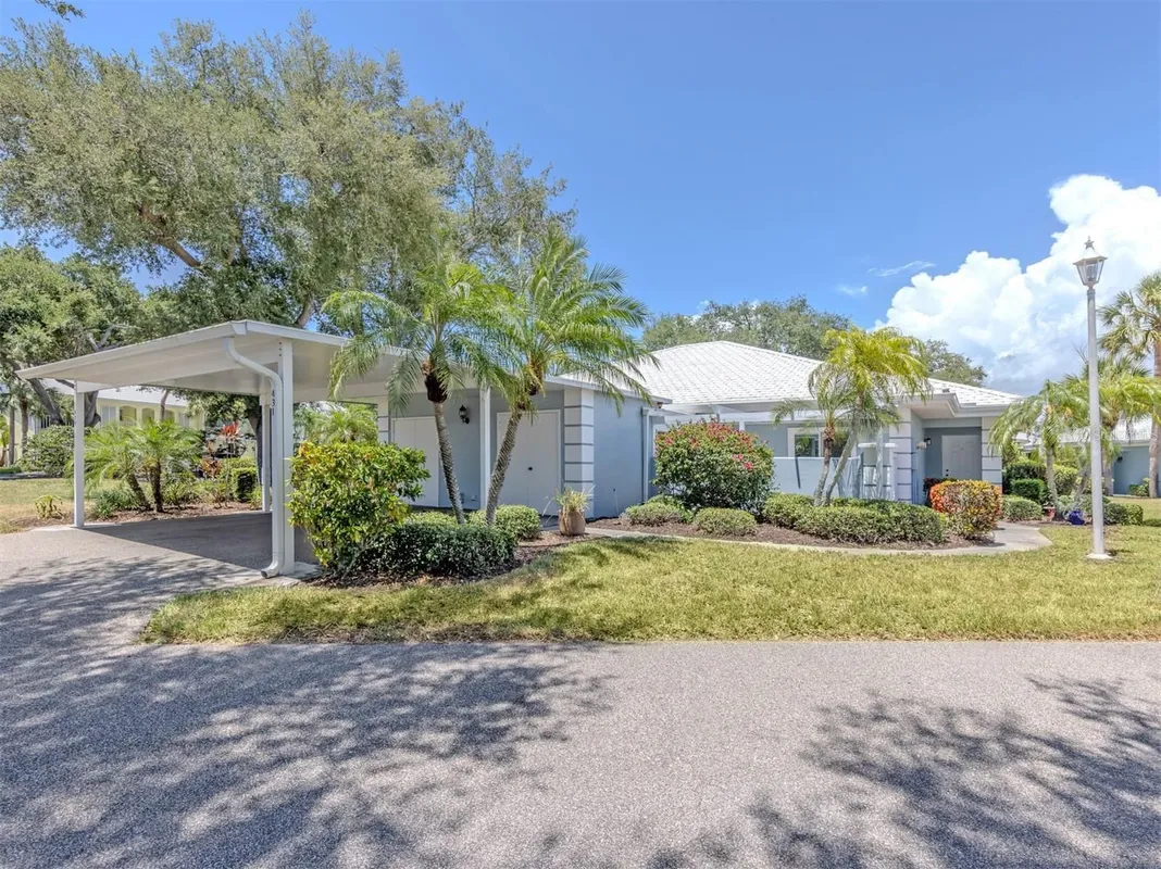 Property Slideshow image 1 of 39 | 431 wexford cir 76, Venice, FL, 34293