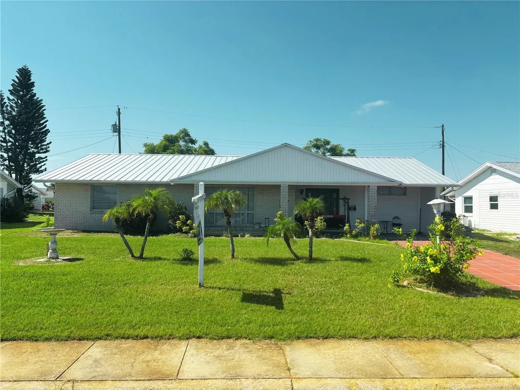 Property Slideshow image 1 of 24 | 1516 arrowhead dr, Sun City Center, FL, 33573