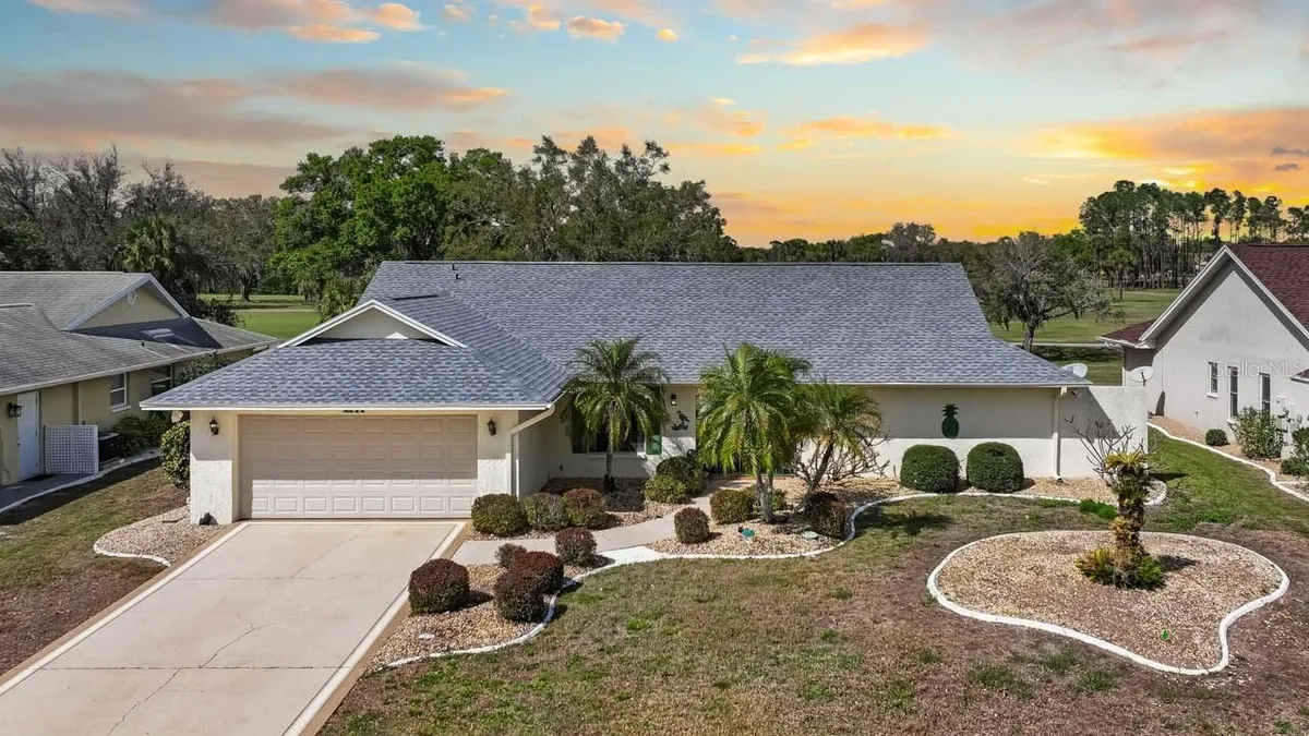 Property Slideshow image 1 of 31 | 2111 w view dr, Sun City Center, FL, 33573