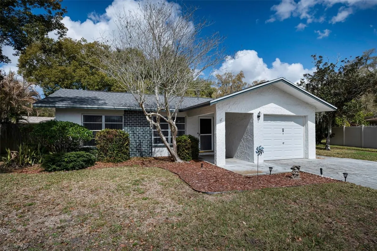 Property Slideshow image 1 of 77 | 918 windward way, Palm Harbor, FL, 34685
