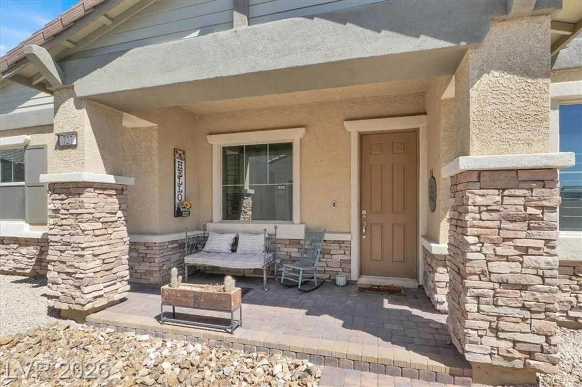 Property Slideshow image 1 of 45 | 727 chopin hills st, Henderson, NV, 89011