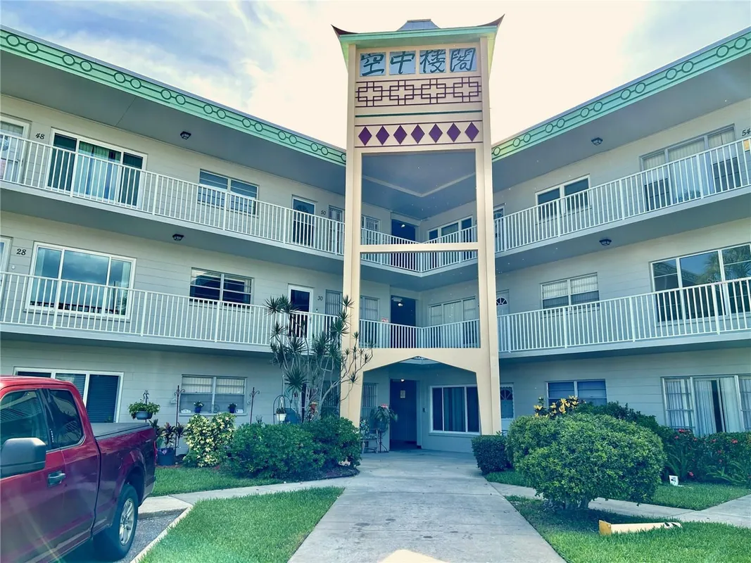 Property Slideshow image 1 of 54 | 2070 world parkway blvd 36, Clearwater, FL, 33763