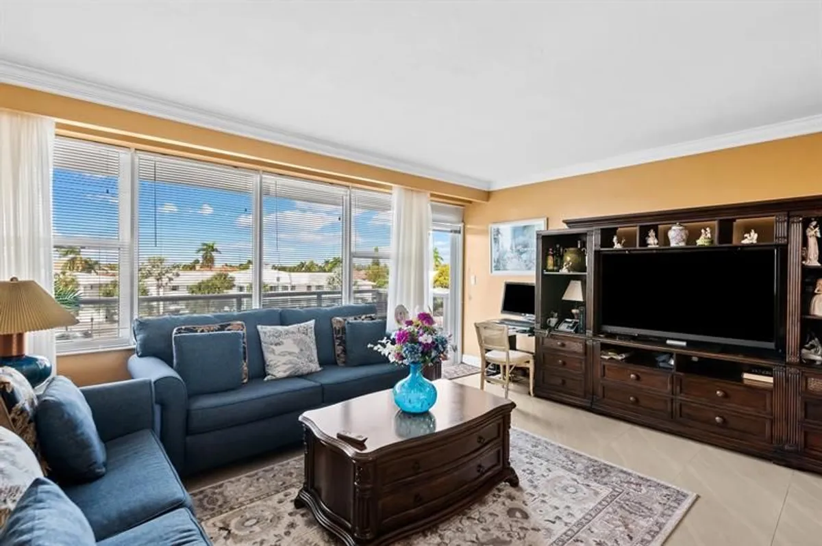 Property Slideshow image 1 of 61 | 3300 ne 36th st 302, Fort Lauderdale, FL, 33308