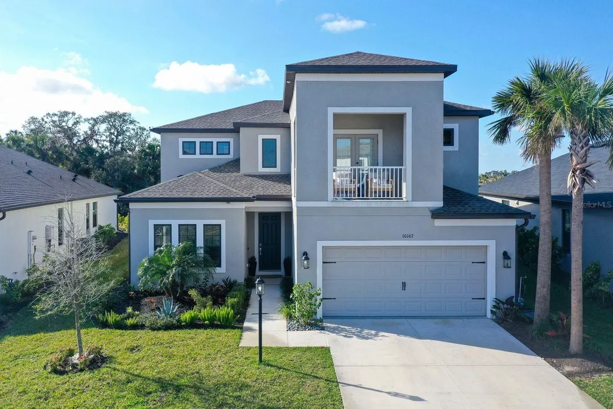 Property Slideshow image 1 of 13 | 10167 milky way cir, Sarasota, FL, 34241