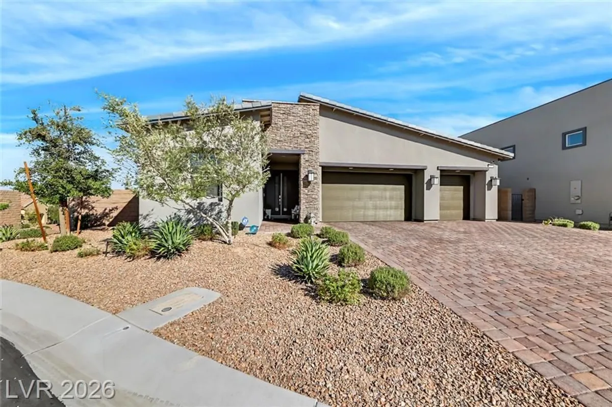 Property Slideshow image 1 of 54 | 9 charlotte ridge pl, Henderson, NV, 89011