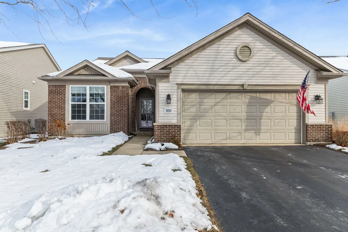 Property Slideshow image 1 of 29 | 2659 venetian ln, Elgin, IL, 60124