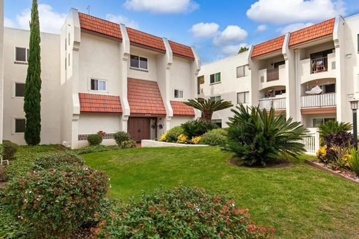 Property Slideshow image 1 of 29 | 6350 genesee ave 108, San Diego, CA, 92122
