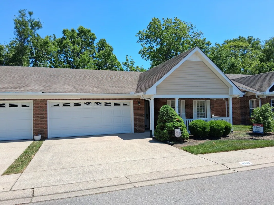Property Slideshow image 1 of 2 | 420 forest glen cir, Murfreesboro, TN, 37128