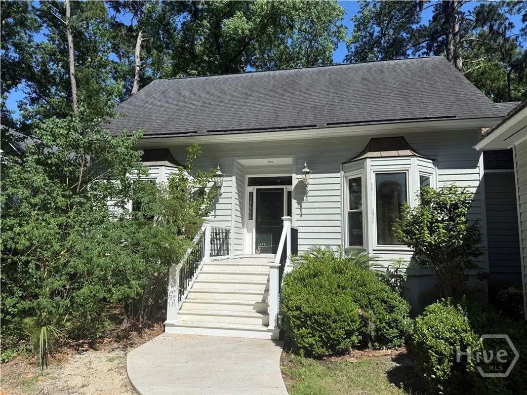 Property Slideshow image 1 of 33 | 4 isham ln, Savannah, GA, 31411